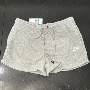 Nike Essential Shorts
